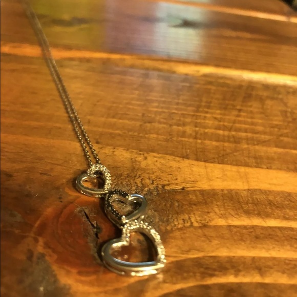 Black and white diamond heart necklace - Picture 6 of 7